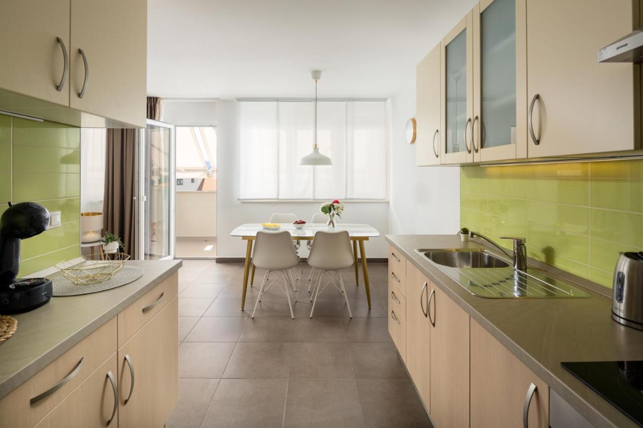Apartment Nova 4* Dugi Rat Zewnętrze zdjęcie