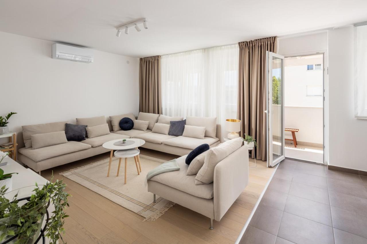 Apartment Nova 4* Dugi Rat Zewnętrze zdjęcie