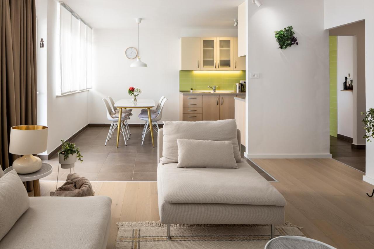 Apartment Nova 4* Dugi Rat Zewnętrze zdjęcie